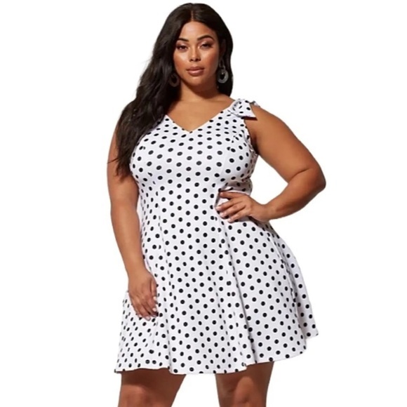 Fashion to Figure Dresses & Skirts - Fashion to Figure Dress Womens Size 1 (Size 14) FTF Sandi Polka-Dot Fit & Flare